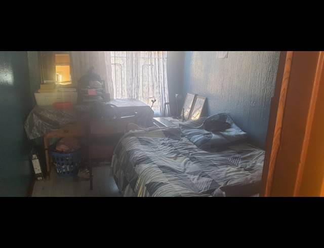 3 BEDROOM FREEHOLD FOR SALE IN LEACHVILLE EXT 3